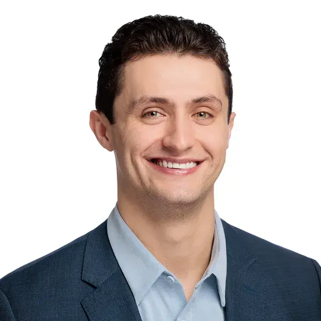 Headshot of Oscar Boochever