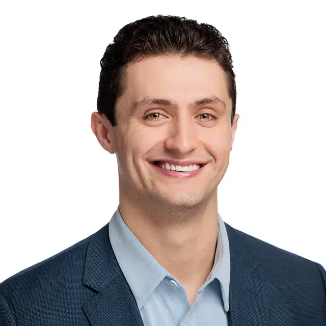 Headshot of Oscar Boochever